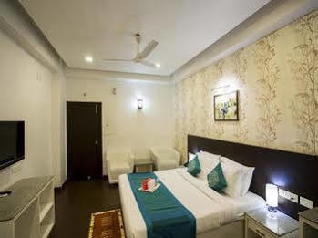 Oyo Rooms Near Cosmos Mall Siliguri Exterior foto